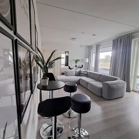 Tranquil 2-bedroom In Vantaa, Finland Appartamento Vantaa